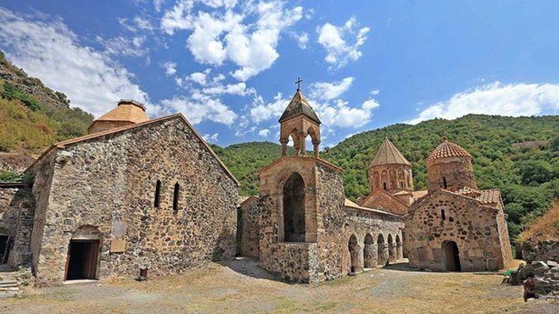 “Caliber”: Rusiyalı din xadimi Qarabağdan çıxarılacaq (FOTO)