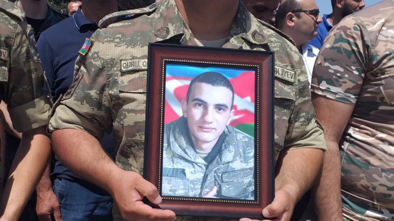 Vətən müharibəsinin şəhidi dəfn olundu (FOTOLAR)