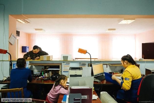 Dünyanın ən soyuq yerində 40 ildir poçtalyon işləyən şəxs (FOTO)