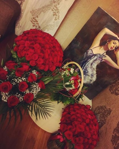 Azərbaycanlı rəqqasə ad gününü saunada keçirdi (FOTO)