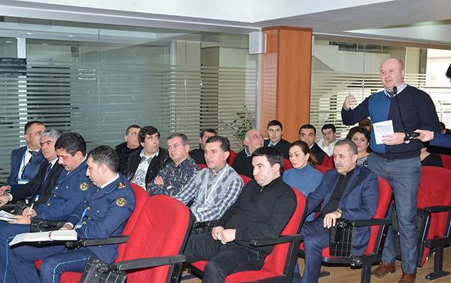 Nazirlikdə ticarətlə məşğul olanlarla görüş keçirildi
