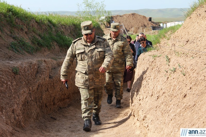 “Lələ-Təpə” yüksəkliyinə qalxan yol... - Fotolar