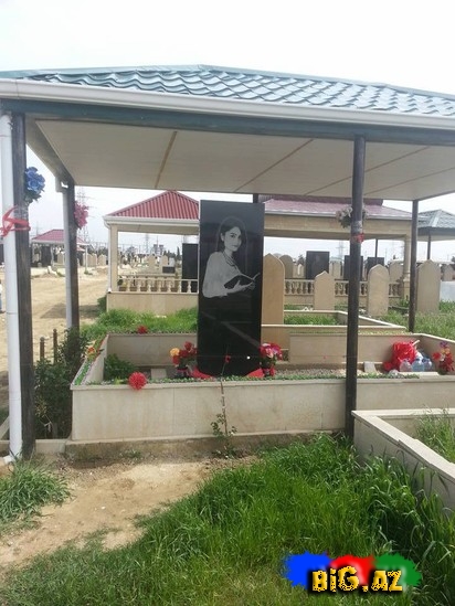 Sevgilisi tərəfindən öldürülən Aytacın qəbir daşı - FOTOLAR