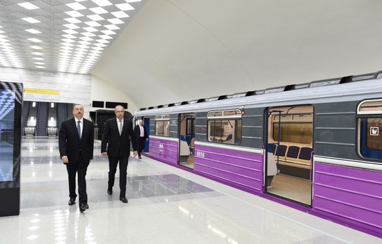 Prezident yeni metro stansiyalarda - FOTOLAR