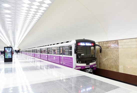 Prezident yeni metro stansiyalarda - FOTOLAR