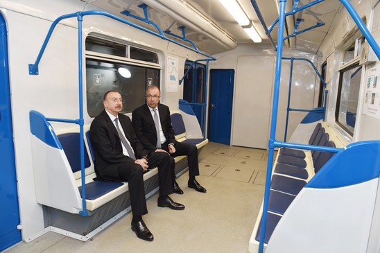 Prezident yeni metro stansiyalarda - FOTOLAR