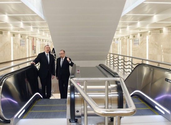 Prezident yeni metro stansiyalarda - FOTOLAR