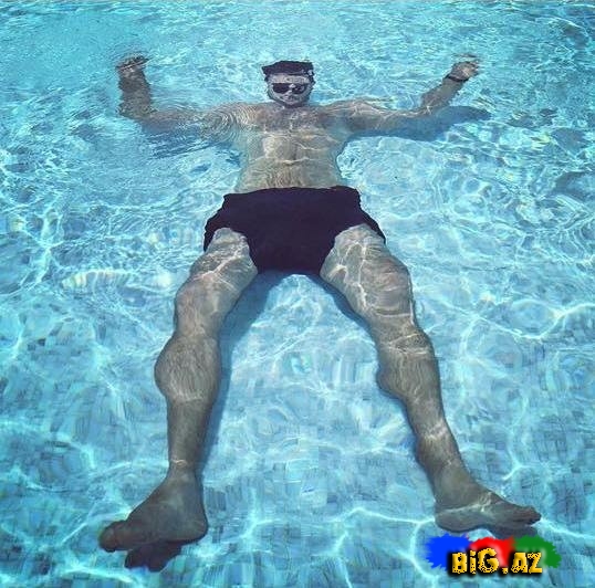 Emin Ağalarov yarıçılpaq - FOTOLAR