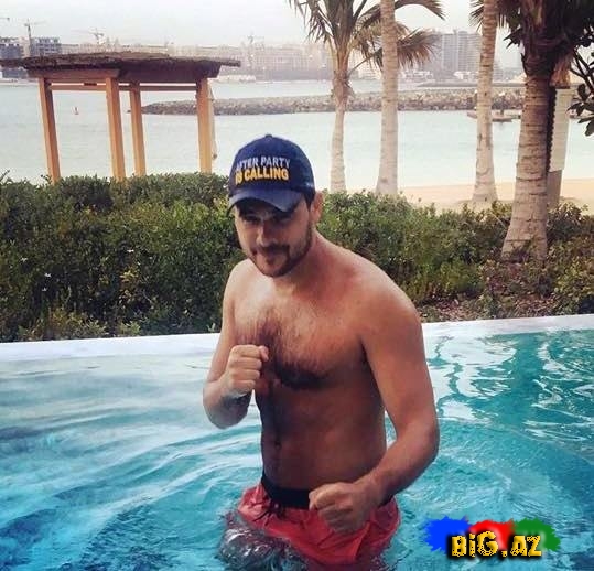 Emin Ağalarov yarıçılpaq - FOTOLAR