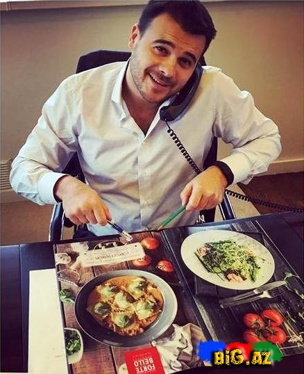 Emin Ağalarov yarıçılpaq - FOTOLAR