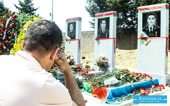 Şəhidlərimizin 40 günü: yaxınları məzar başında - FOTOLAR