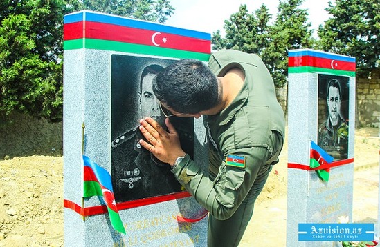 Şəhidlərimizin 40 günü: yaxınları məzar başında - FOTOLAR