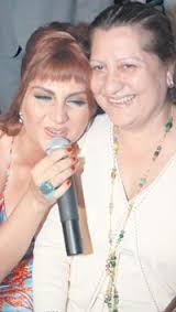 Sibel Canın yaşı ŞOK ETDİ: Anasından 5 yaş... - FOTO