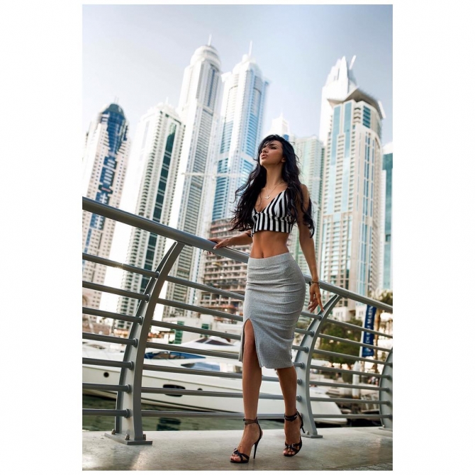 Azərbaycanlı modelin Dubay sərgüzəştləri - FOTOLAR