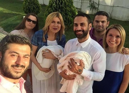 Xoşqədəm əkizləri ilə FOTOSUNU paylaşdı: