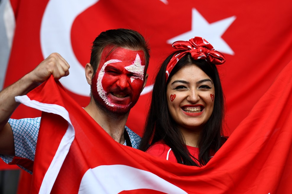 Avro-2016-nın "əcaib" azarkeşləri (FOTO)