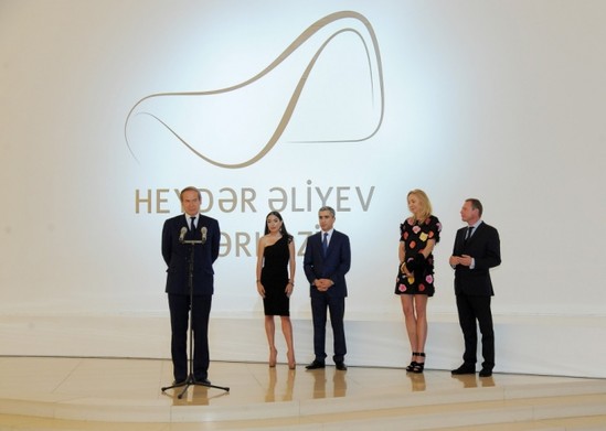 Leyla Əliyeva sərginin açılışında - FOTOLAR