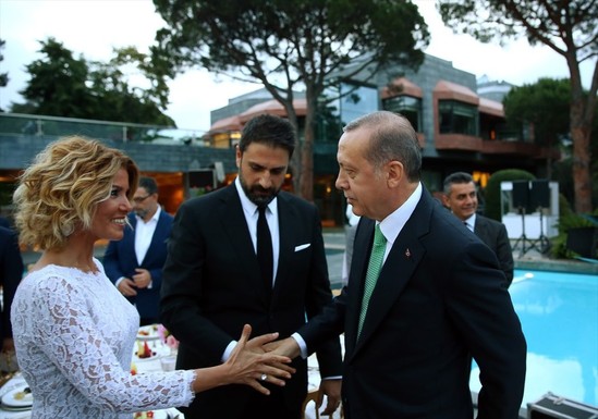 İki məşhur prezidentin iftar yeməyində biabır oldu - FOTOLAR