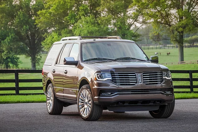 Полноразмерный SUV премиум-класса: Lincoln Navigator