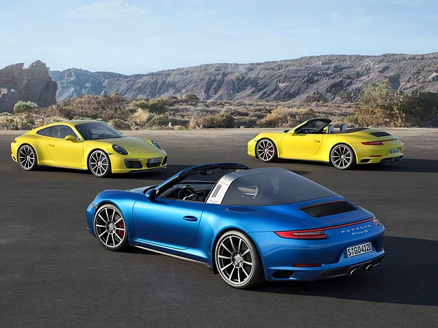 Cреднеразмерный спортивный автомобиль премиум класса: Porsche 911