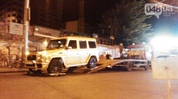 Azərbaycanlının qızılı “Galendewagen”i Odessada cərimə meydançasına aparıldı - Fotolar