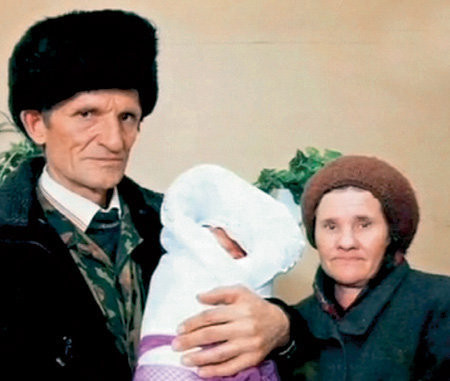 ŞOK! Qız doğma atasından 3-cü uşağını dünyaya gətirəcək - FOTOLAR