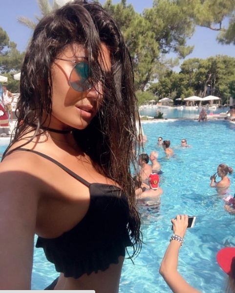 Pərvin Abıyevanın Antalyadakı kanat gəzintisi (18+ FOTO/VIDEO)