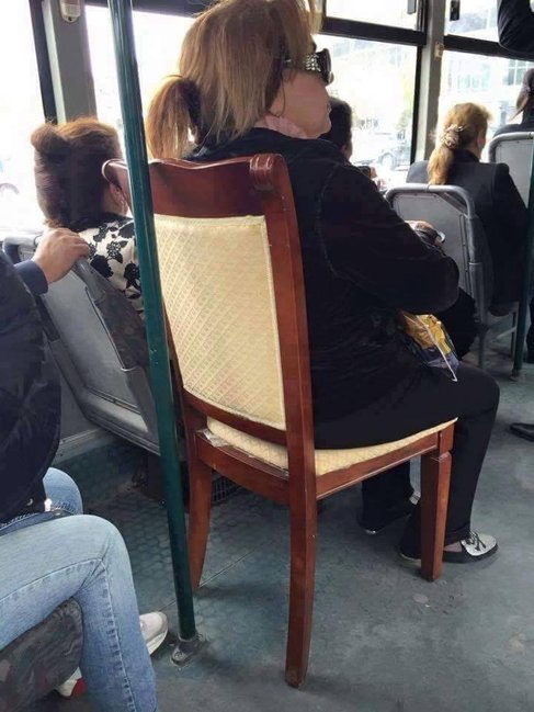 Bakıda avtobusda biabırçılıq -HAMI BU FOTODAN DANIŞIR