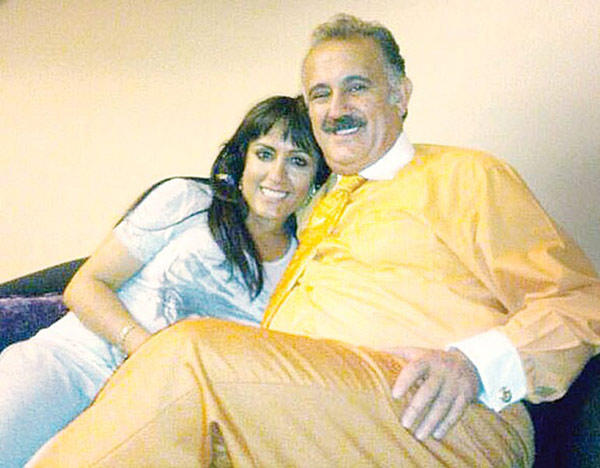 Müğənniyə sevgilisinin başqa qadınla səmimi FOTOsunu göndərdilər