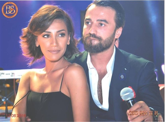 Röya və Zamiq səhnədə elə poz verdi ki... -HAMI BU FOTODAN DANIŞIR