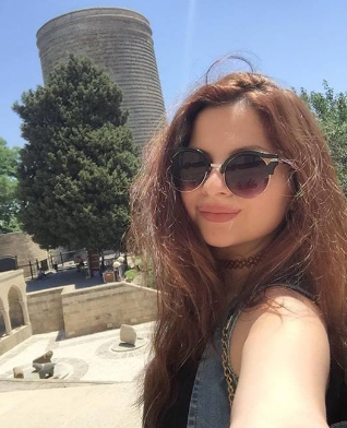Xalq artistinin cazibədar qızı - FOTOLAR