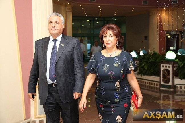 Keçmiş rəis xanımı ilə toyda - FOTOLAR