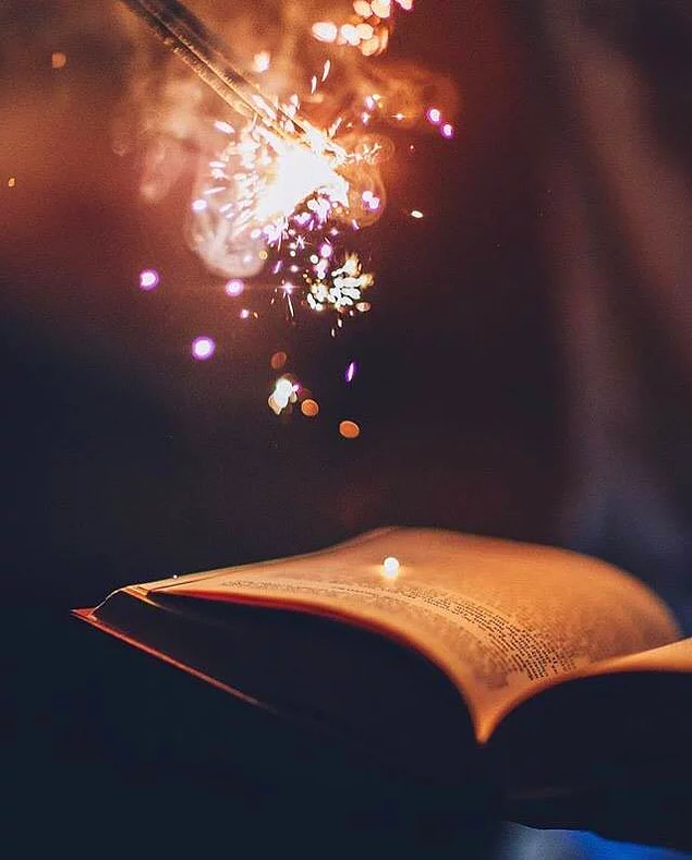 Çünkü siz de bilirsiniz ki her bir kitap, kendi sihirli dünyasını barındırır.