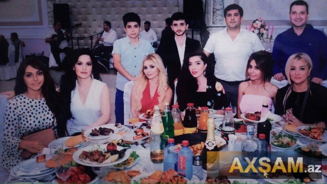 Aparıcı Samirə boşandıqdan sonra ilk dəfə görüntüləndi - FOTO
