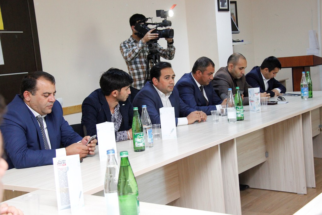 “Gənc jurnalistlər arasında etik davranışların təbliği” layihəsinin bağlanış mərasimi keçirildi - FOTOLAR