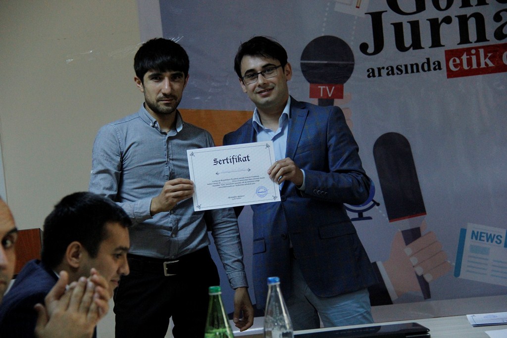“Gənc jurnalistlər arasında etik davranışların təbliği” layihəsinin bağlanış mərasimi keçirildi - FOTOLAR