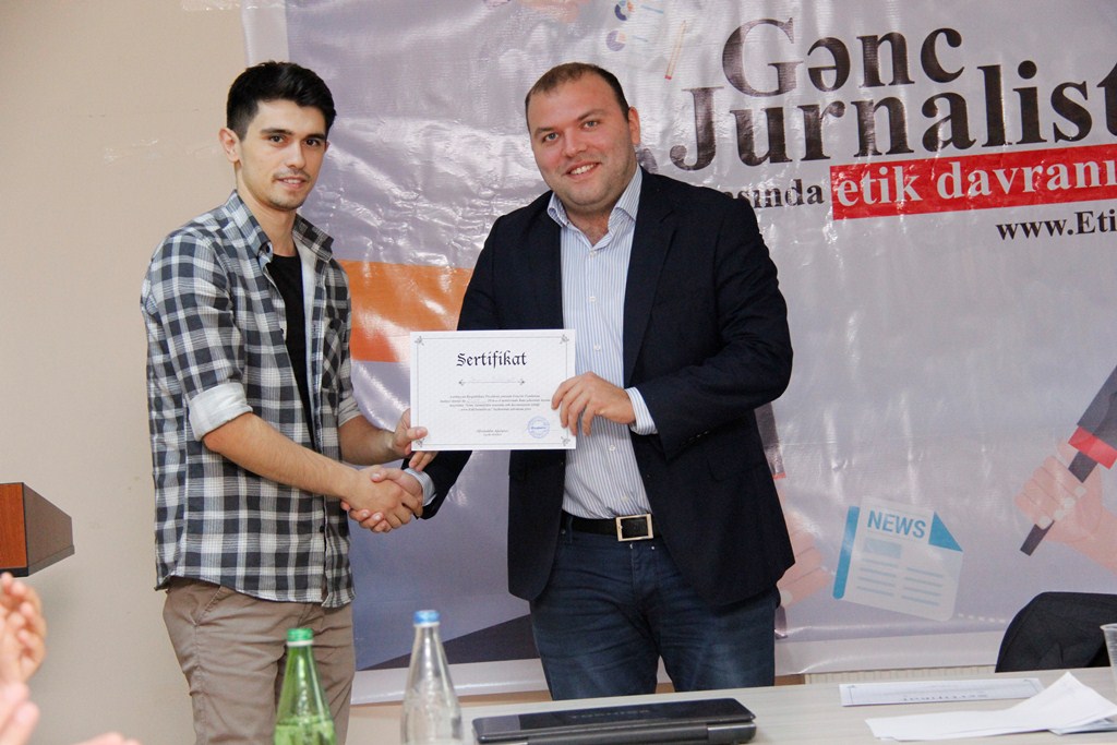“Gənc jurnalistlər arasında etik davranışların təbliği” layihəsinin bağlanış mərasimi keçirildi - FOTOLAR