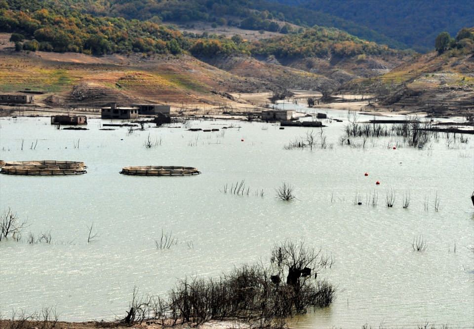 İllərdir Su Altında Qalmış Kənd Gün Üzünə Çıxdı - FOTOLAR