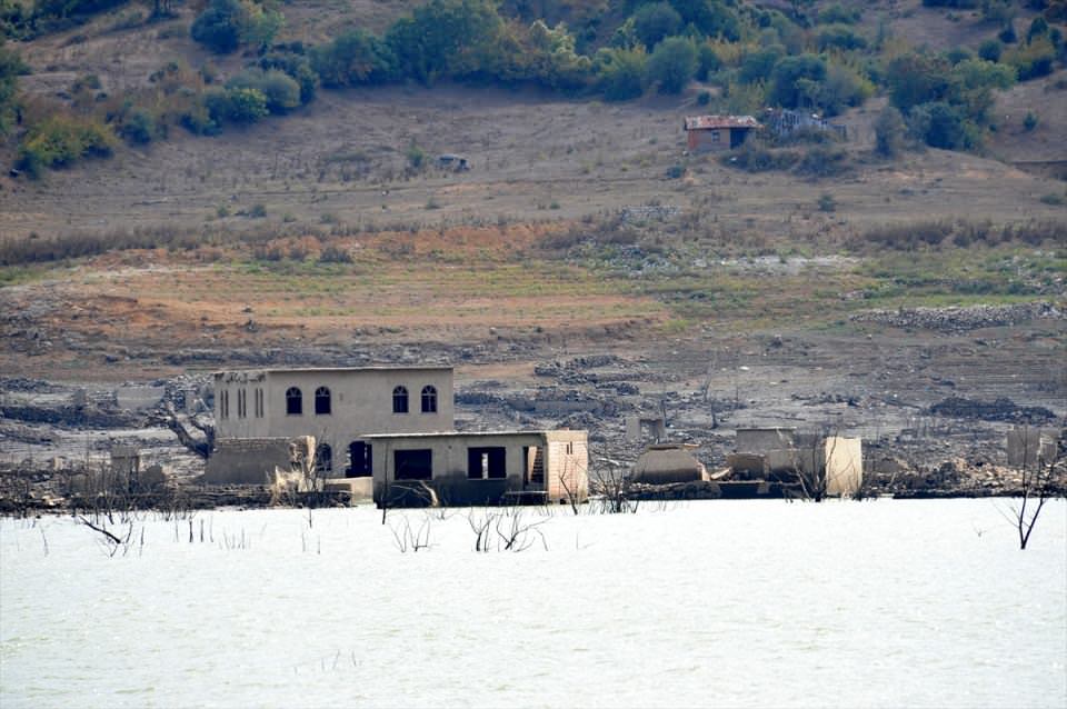 İllərdir Su Altında Qalmış Kənd Gün Üzünə Çıxdı - FOTOLAR
