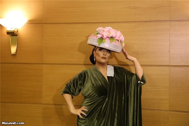 Elza səhnədə başında gül çələngi ilə - FOTOLAR