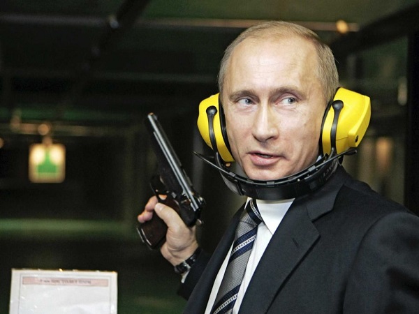 Aclıqdan qardaşını itirən, Kremldə itlə yaşayan Putinin 64 illik həyat yolu
