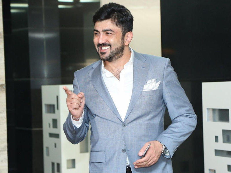 Avtomobillərini "qayıq rejiminə" qoyan MƏŞHURLARIMIZ