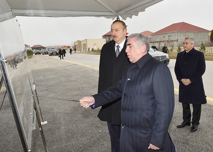 Prezident yol açılışında