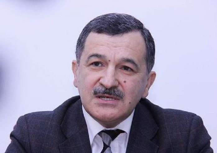 Əli Kərimli özünü gülünc vəziyyətə saldı