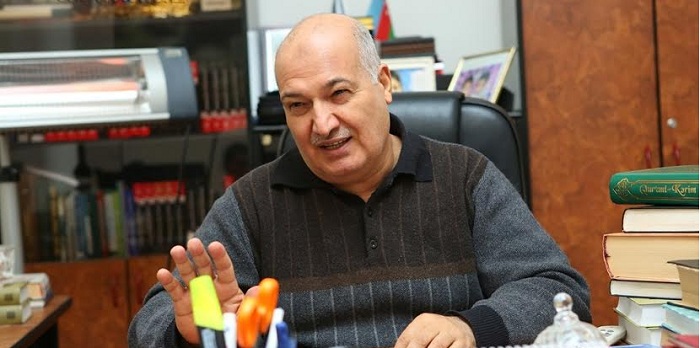 Əli Kərimli özünü gülünc vəziyyətə saldı