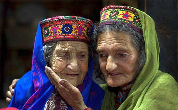 Onlar 165 il yaşayır, 70 yaşında ana olurlar - İNANILMAZ - FOTO