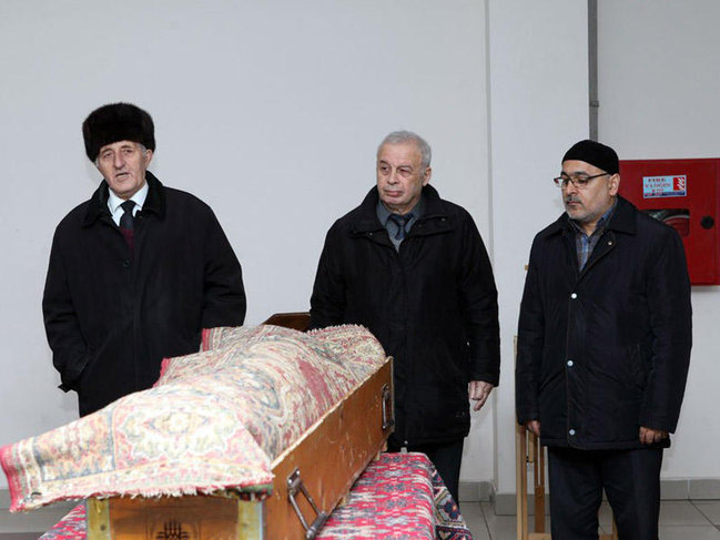 Şəbnəm Tapdıq atasının dəfnində göz yaşlarına boğuldu - FOTOLAR