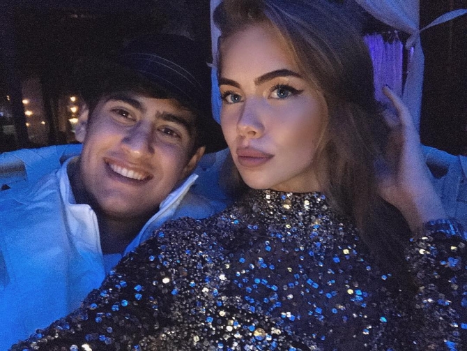 Azərbaycanlı milyarderin 17 yaşlı oğlu və onun model sevgilisi - Foto