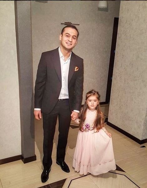 Azərbaycanlı məşhurların uşaqlarının heç yerdə görmədiyiniz FOTOLARI