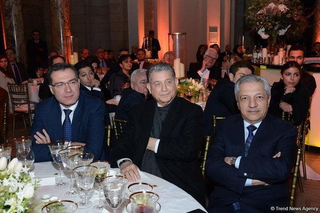 Nərgiz Paşayeva qızı və kürəkəni ilə - FOTOLAR
